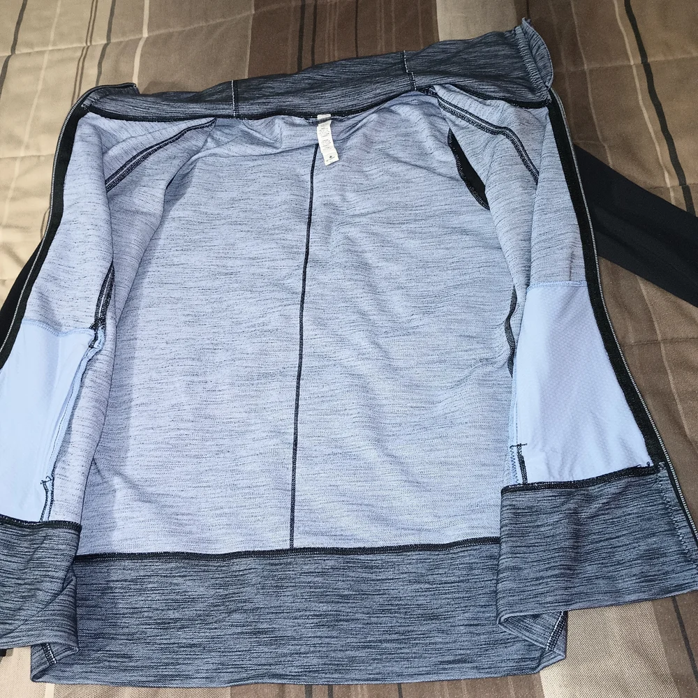 Lululemon Athletica Gray and Black Zip-Up Sweatshirt 8‎